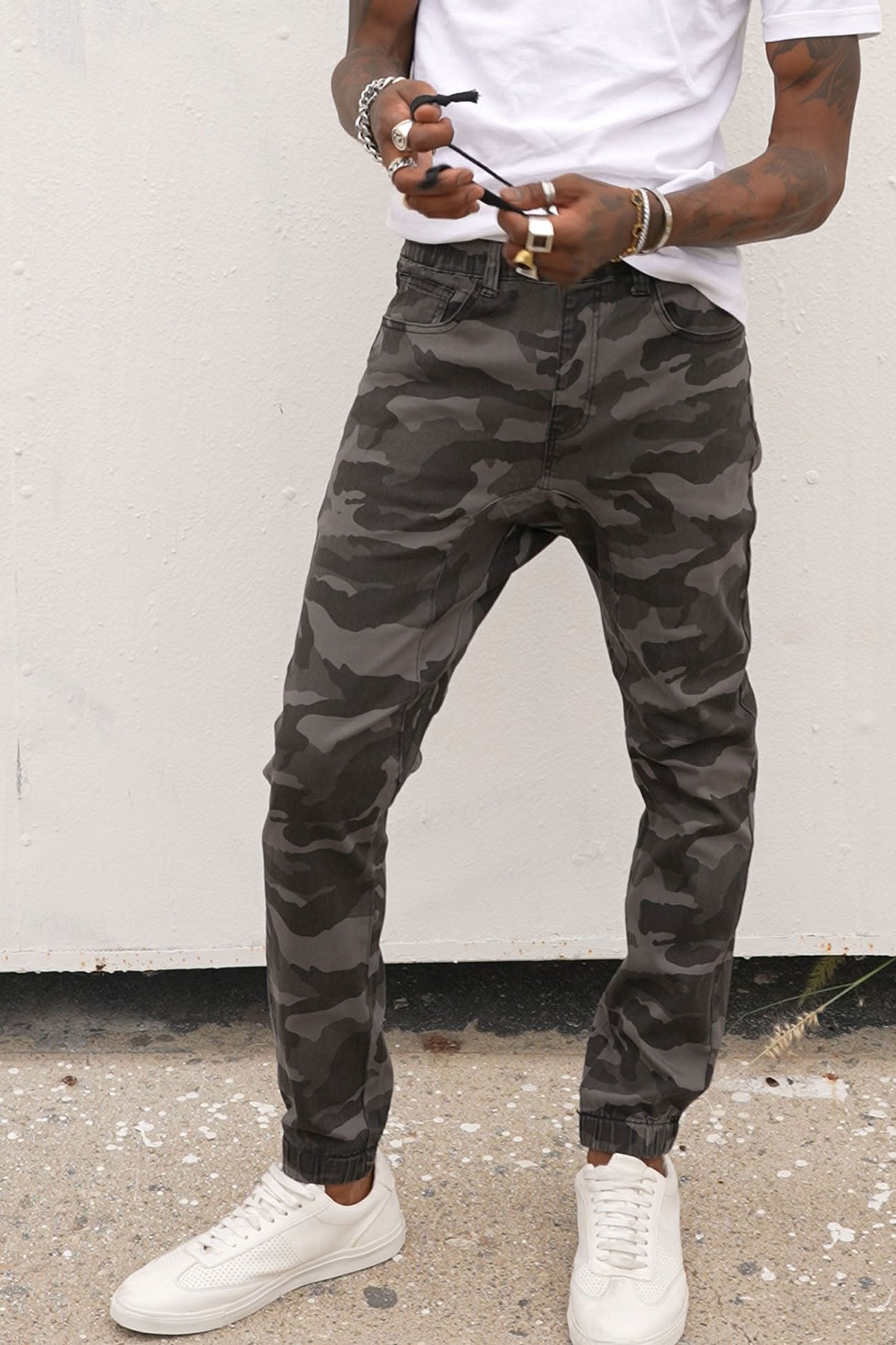 Sneakers Camo Pants And Black Top Streetwear Camo Pants Black And