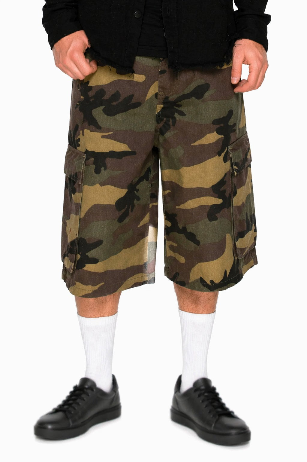 Baggy Fit Cargo Camo Shorts