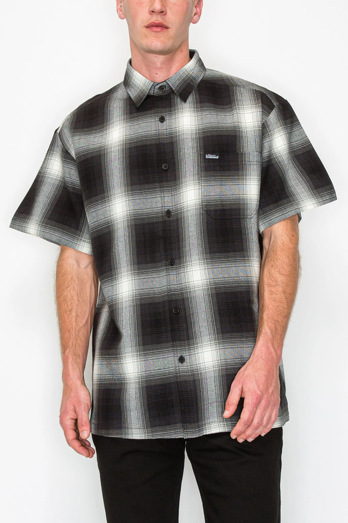 Men's Essential Plaid Short Sleeve Button Up Shirt