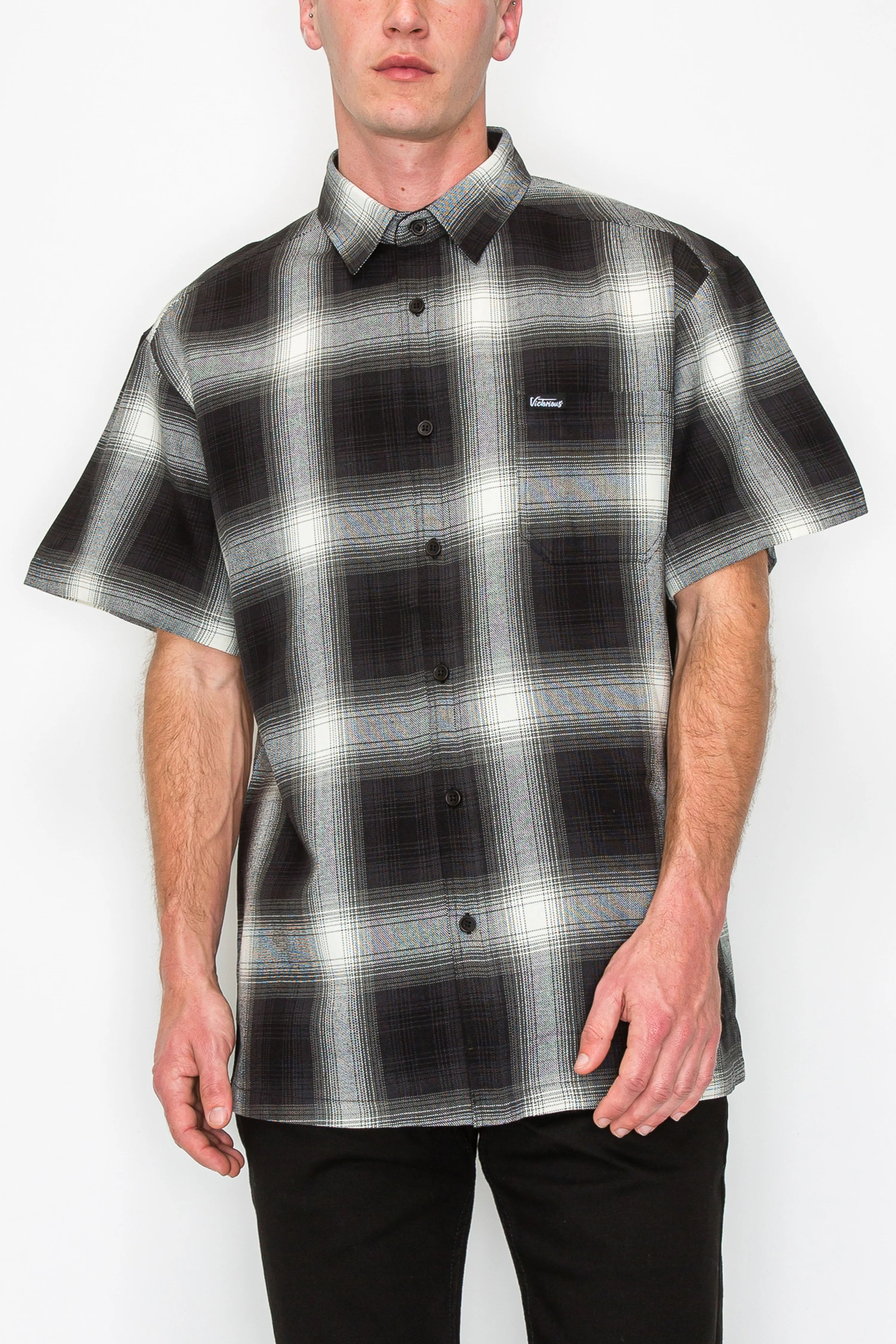 Men's Essential Plaid Short Sleeve Button Up Shirt
