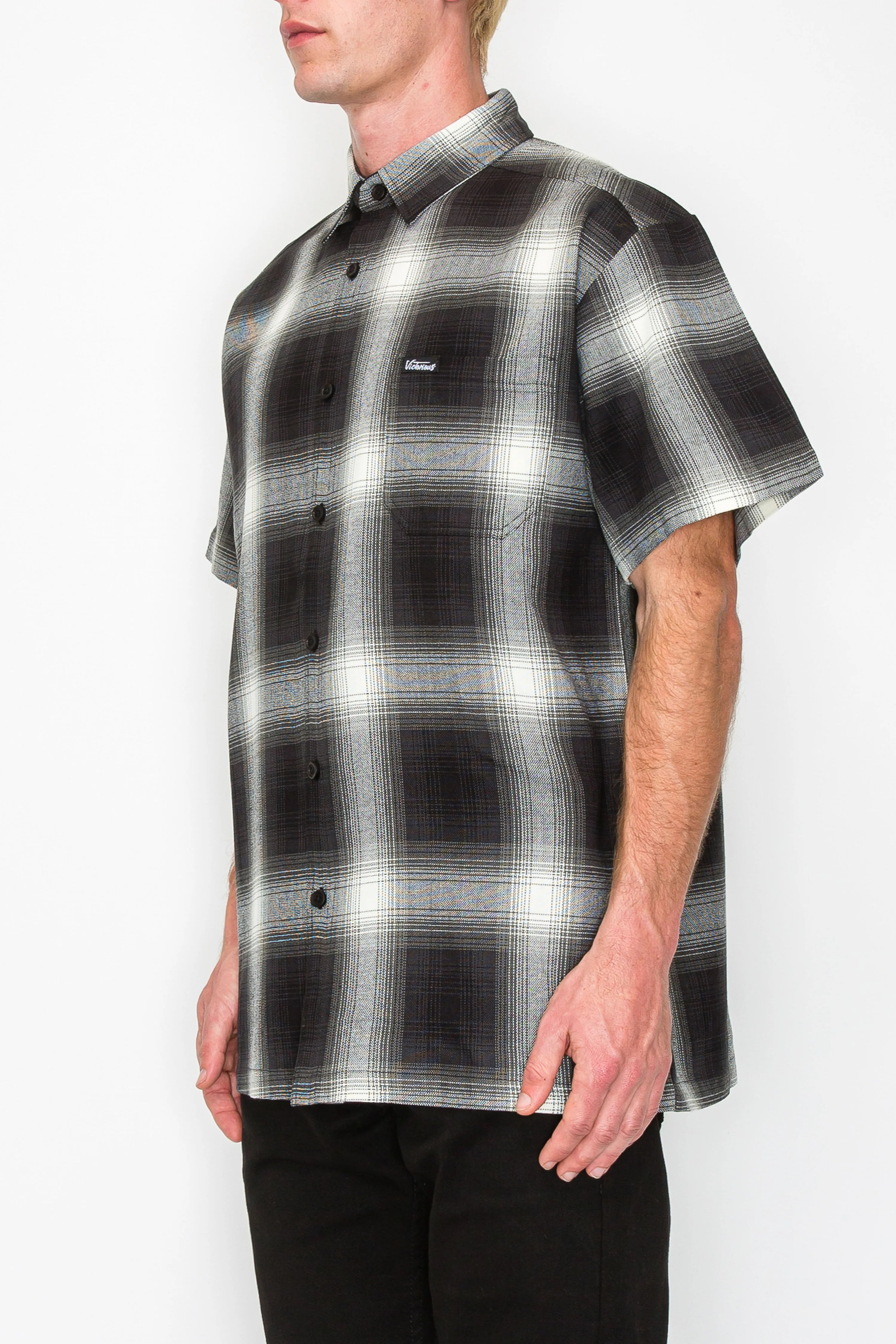 Men's Essential Plaid Short Sleeve Button Up Shirt