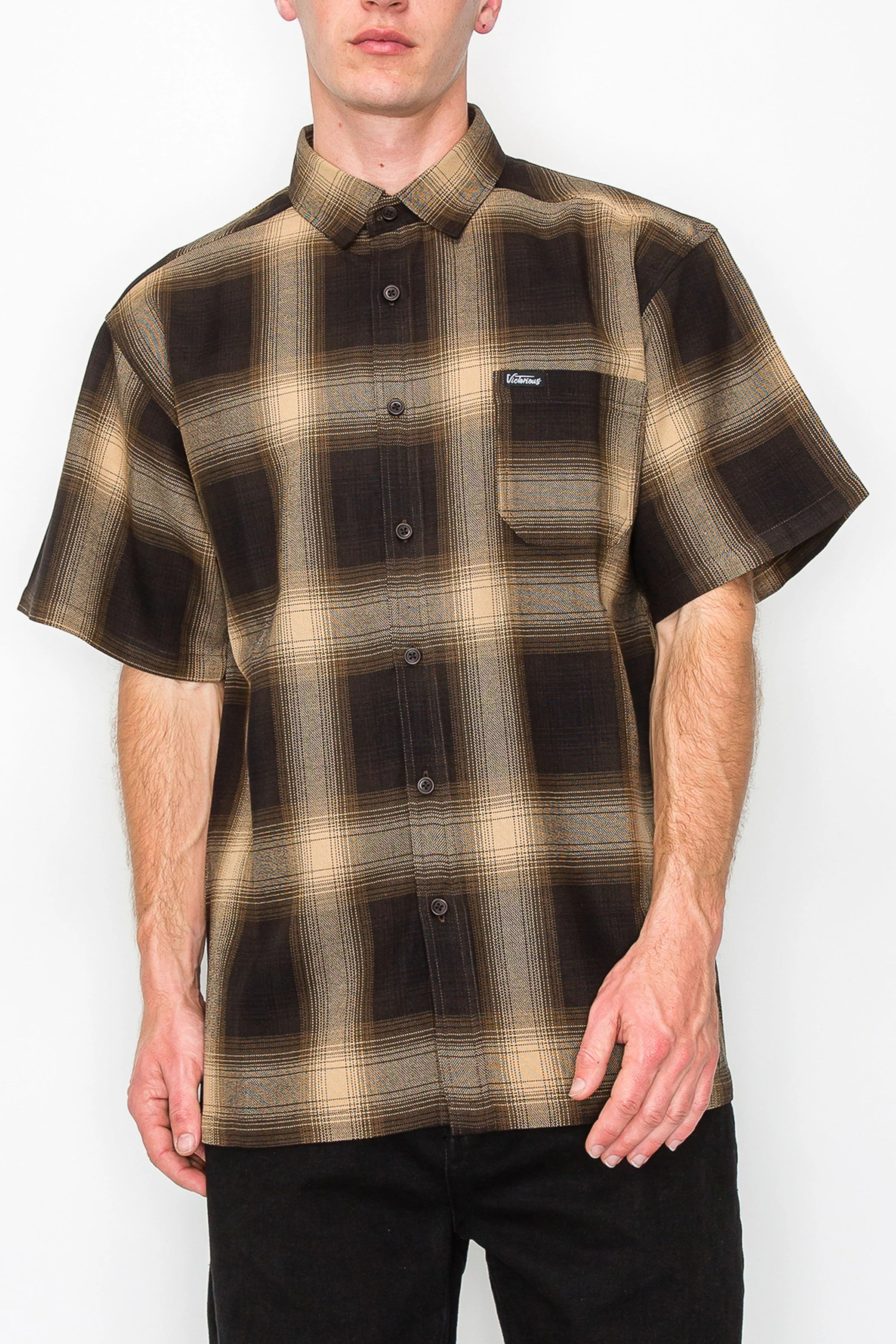 Men's Essential Plaid Short Sleeve Button Up Shirt