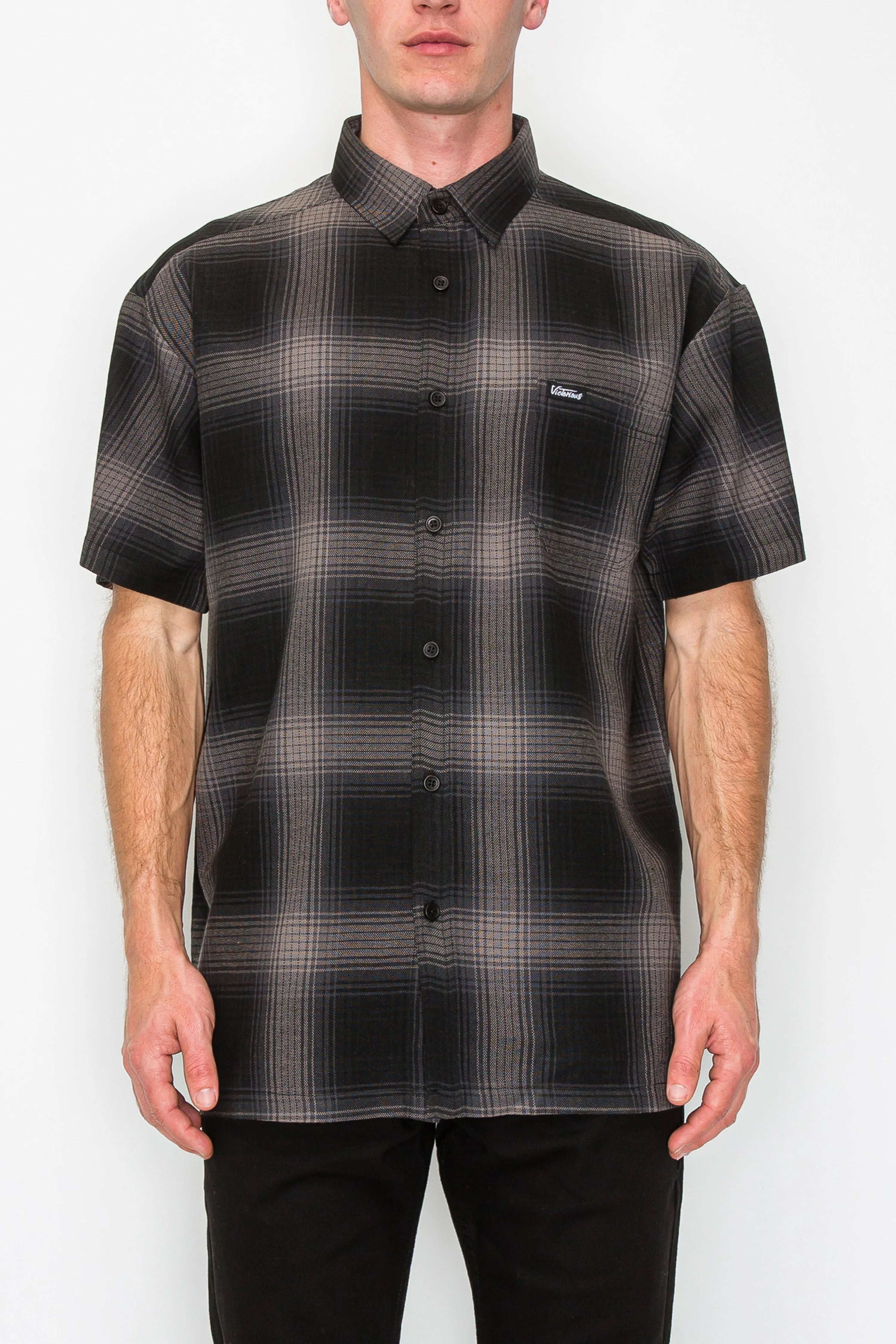 Men's Essential Plaid Short Sleeve Button Up Shirt
