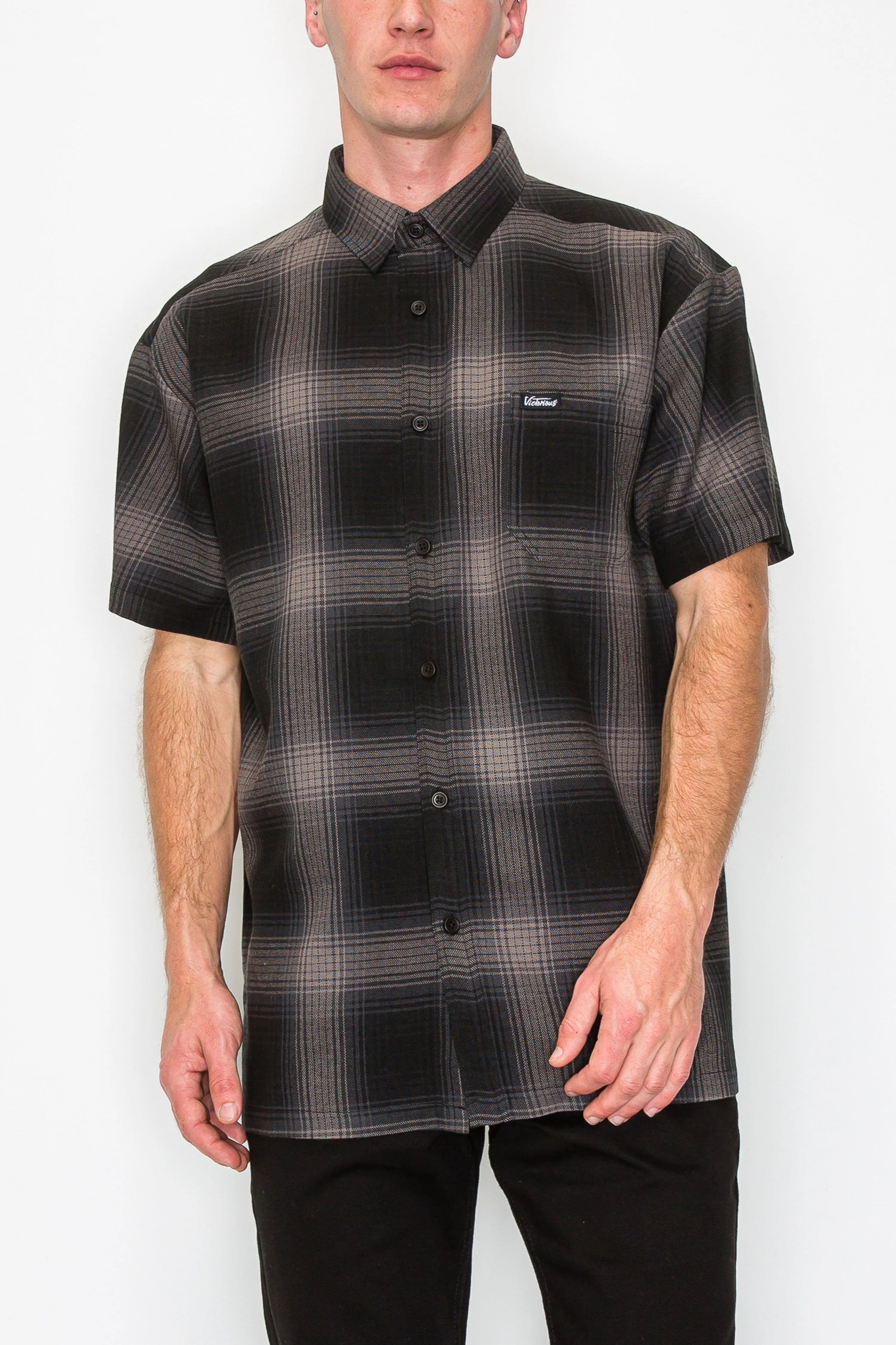 Men's Essential Plaid Short Sleeve Button Up Shirt