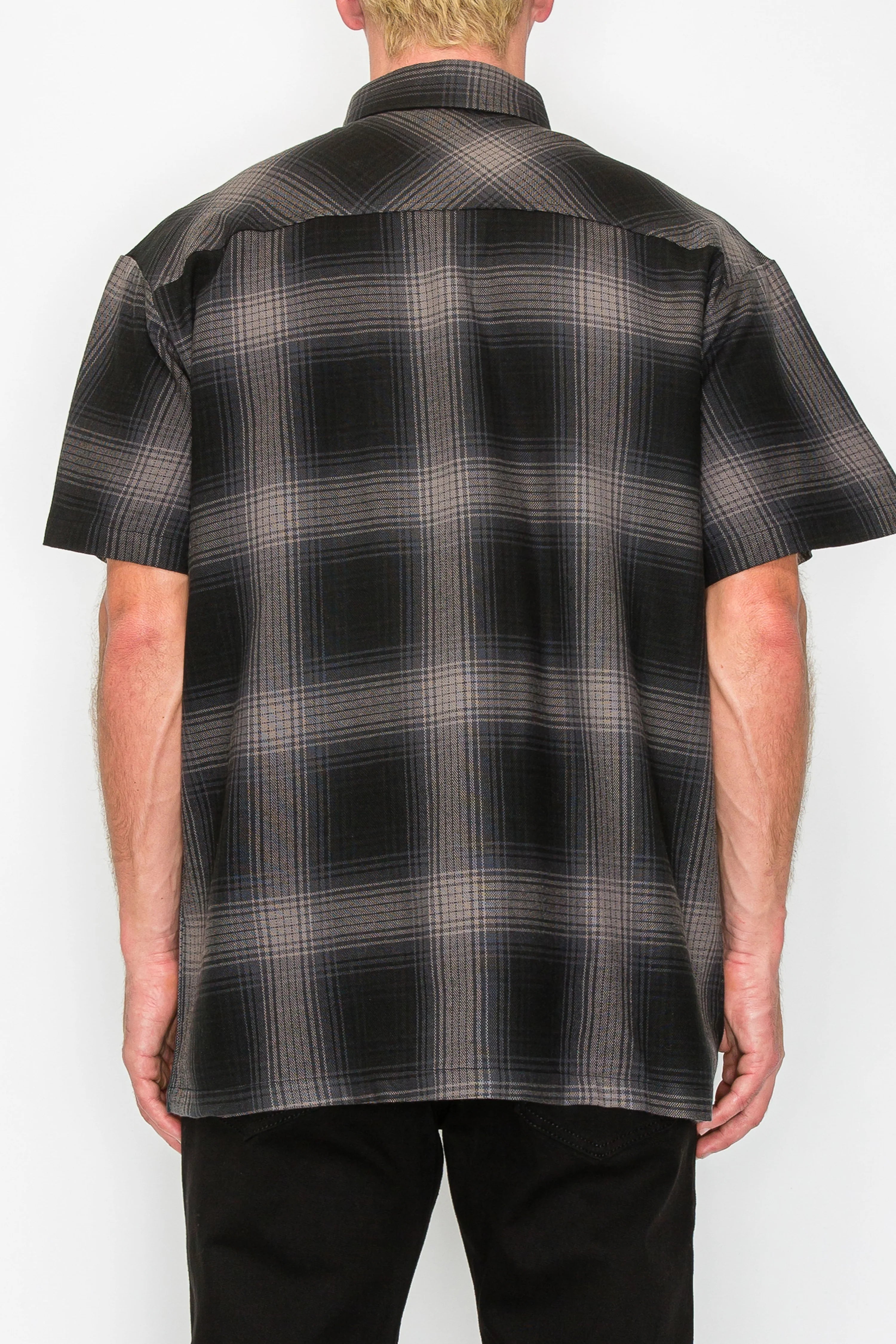 Men's Essential Plaid Short Sleeve Button Up Shirt