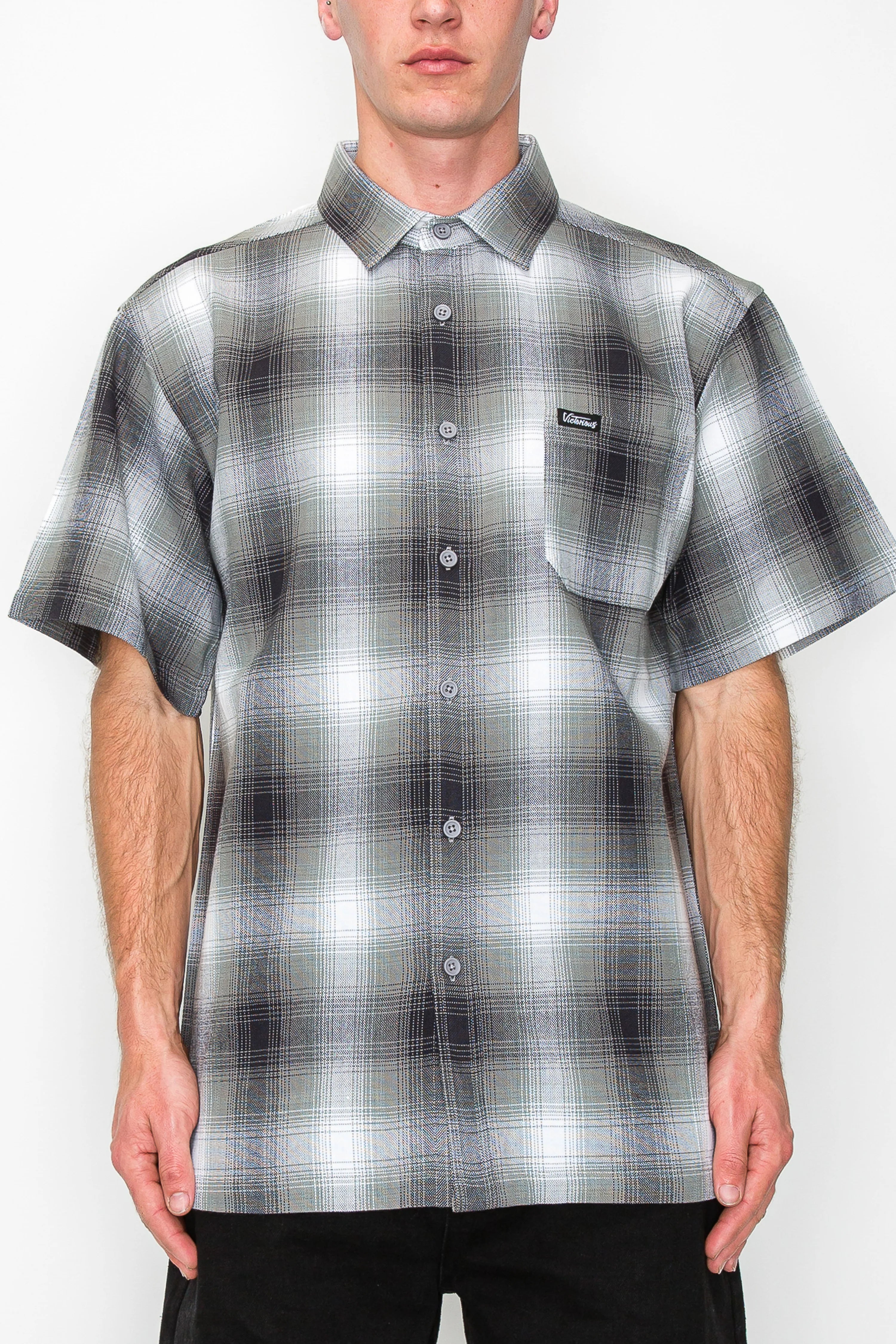 Men's Essential Plaid Short Sleeve Button Up Shirt