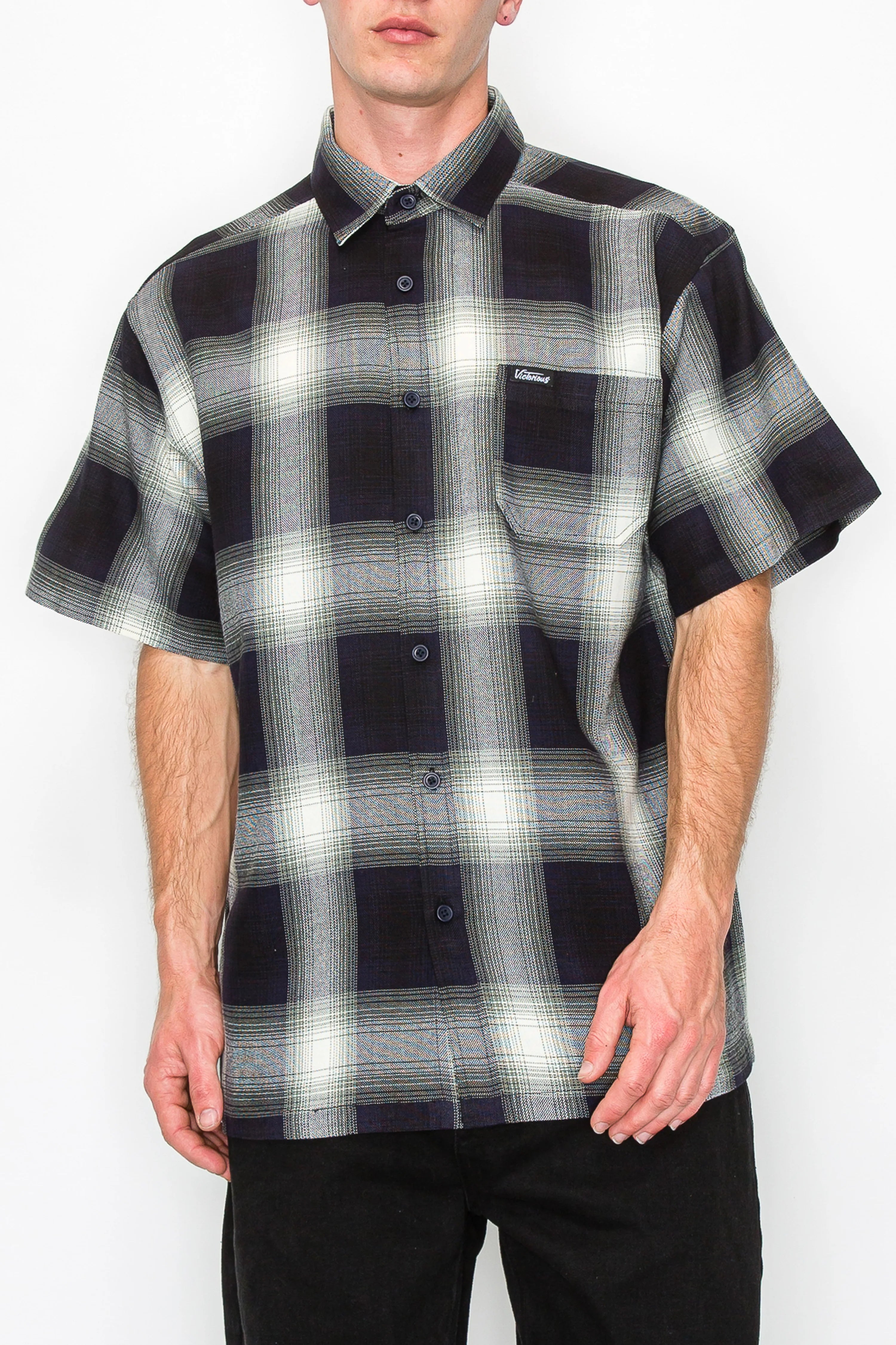 Men's Essential Plaid Short Sleeve Button Up Shirt