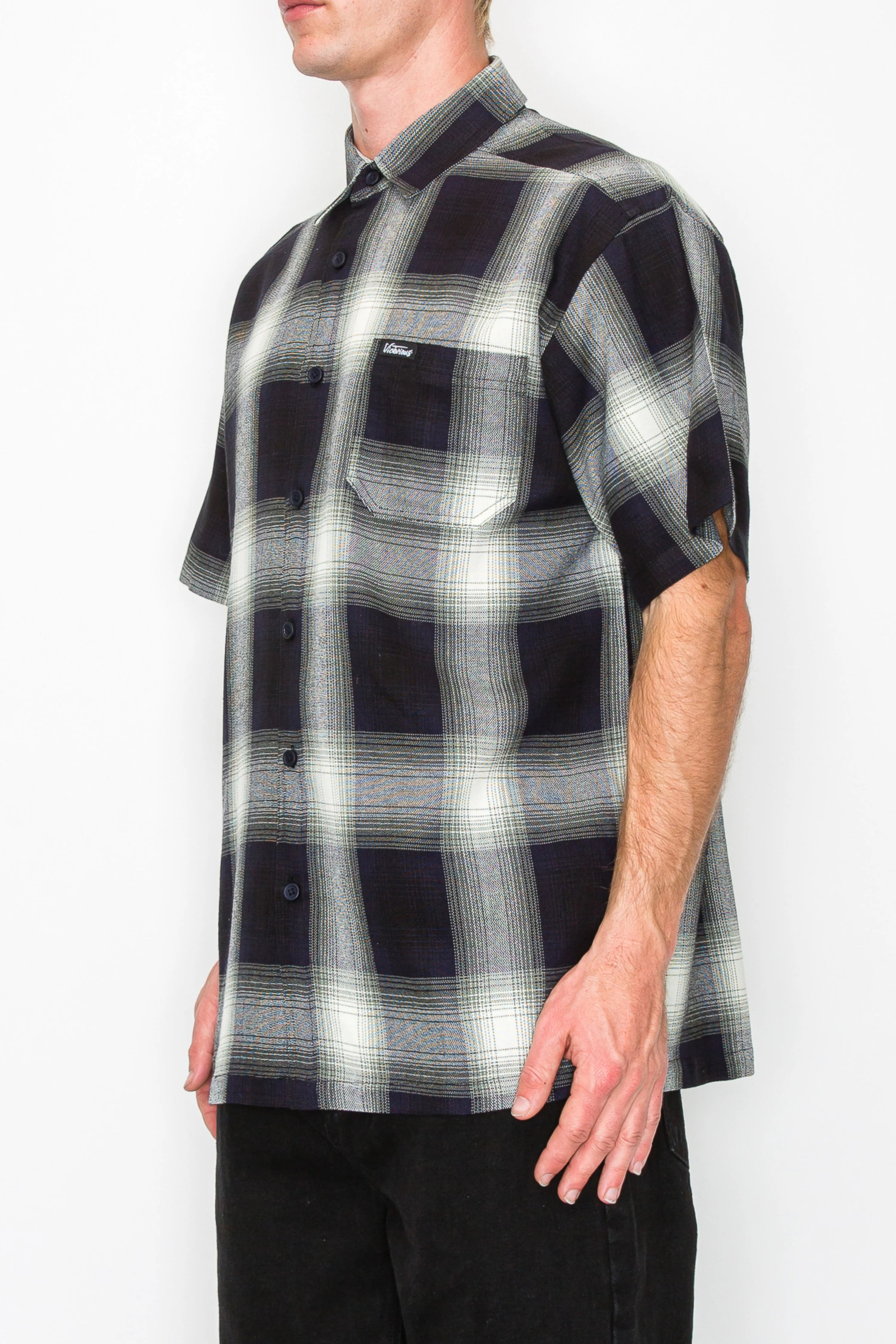 Men's Essential Plaid Short Sleeve Button Up Shirt